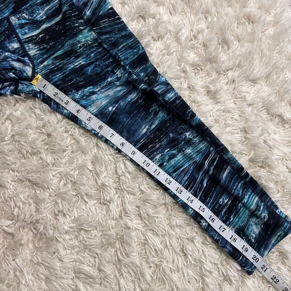 Lululemon Shorelines Multi Blue Fast & Free Crop Leggings Size 6 - Picture 10 of 10
